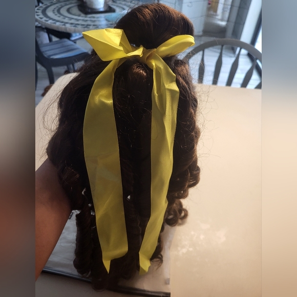 Disney Beauty & the Beast Princess Belle Wig Brown w/ yellow ribbon - Picture 6 of 8